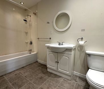 For Lease - 220-222 King Street Unit# Upper (A), Welland, Ontario - Photo 6