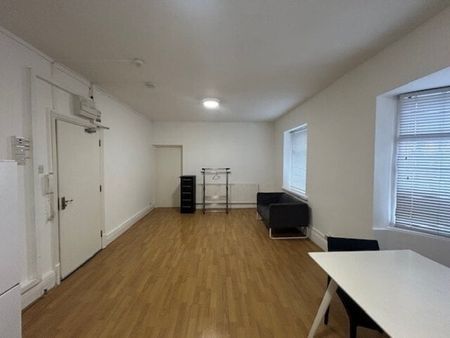 Burnside Road, Chadwell heath, RM8 1XD, Property for rent - Photo 3