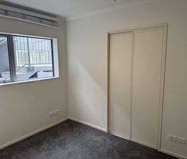 Inner City Apartment – Secure Carpark - Photo 5