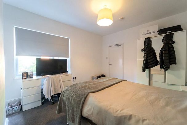 2 bedroom property to rent - Photo 1