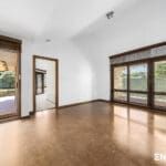 Stunning Family Home - Photo 2