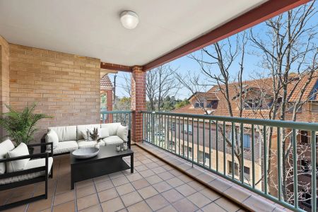 Well Appointed Apartment in Prime Location - Photo 5