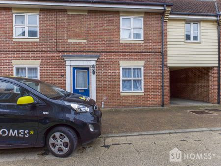 5 bed house to rent in Hatcher Crescent, Colchester - Photo 2