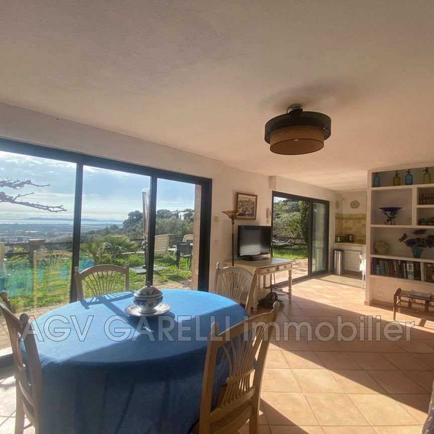 Location Appartement 3 pièces 77m² HYERES 83400 - Photo 1