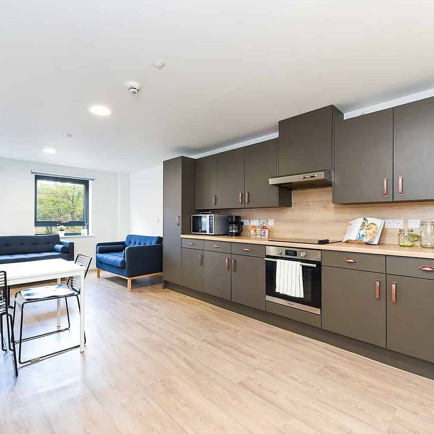 Ensuite Bronze - Photo 1