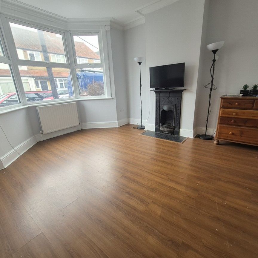 4 Bed Semi-Detached House, Valentine Road, HA2 - Photo 1