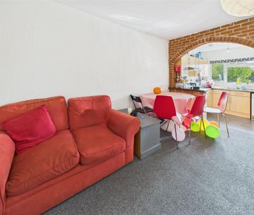 6 bedroom terraced house to rent - Photo 5