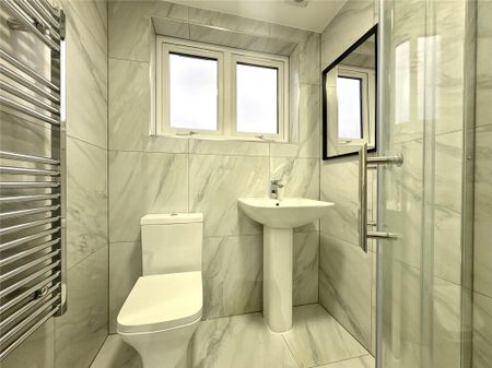 4 bedroom terraced house to rent - Photo 4