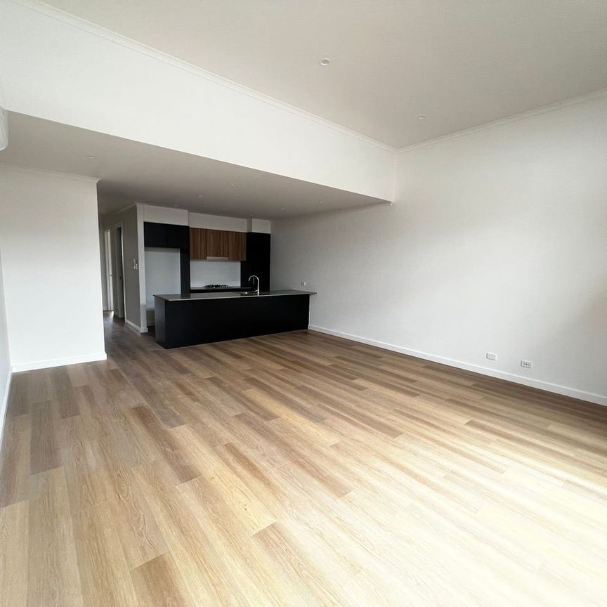 Modern Townhouse in Tonsley - 10 Florence Lane - Photo 1