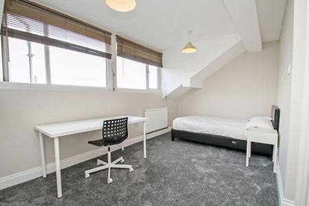 3 bedroom terraced house to rent - Photo 5