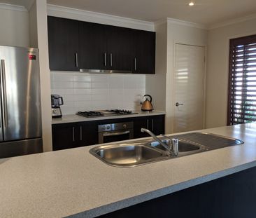 Spacious 3 bedroom home in convenient location - Photo 6