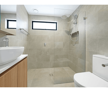 Fully Furnished, 3 Bedroom Townhouse - Photo 3