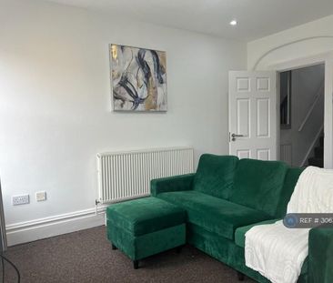 4 bedroom maisonette to rent - Photo 3