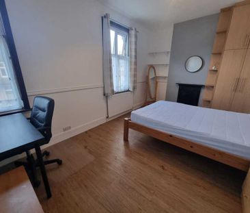 4 Bed Student Accommodation - Photo 5