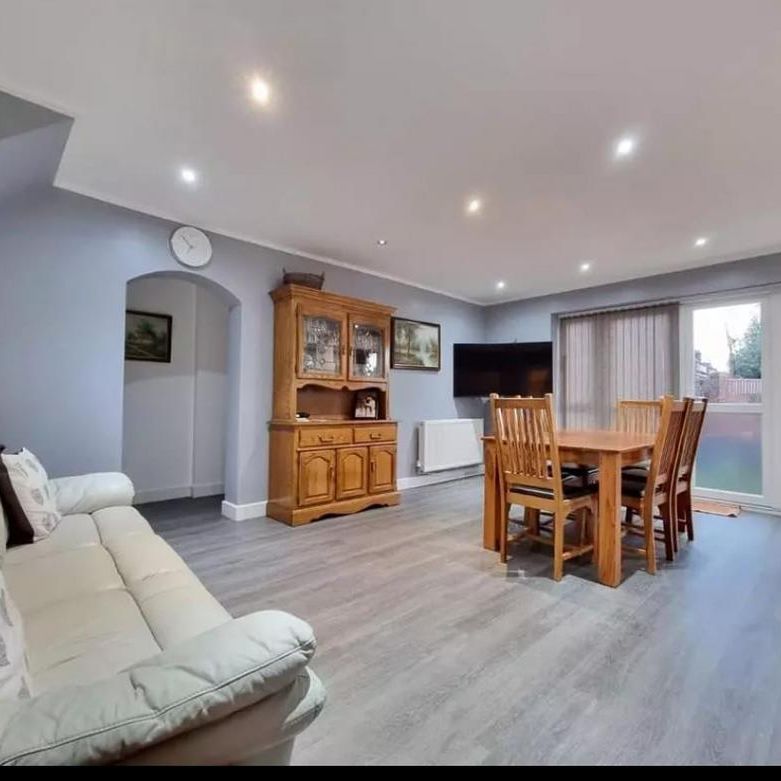 House share to rent - Photo 1