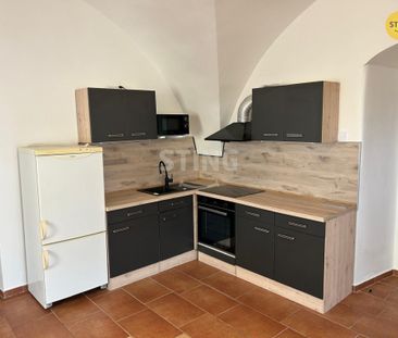 Byt 2+kk k pronájmu, Sezemice, ulice Tyršovo náměstí - Photo 1