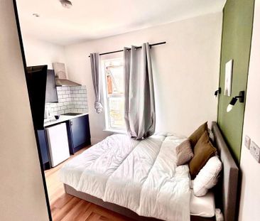 1 bedroom in a house share to rent - Photo 1
