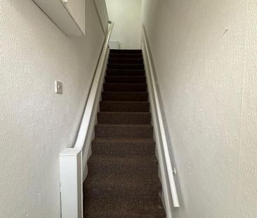 3 bedroom flat to rent - Photo 4