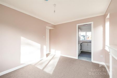1 bedroom apartment to rent - Photo 2