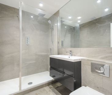 London Road, Kingston Upon Thames, Surrey, KT2 - Photo 4