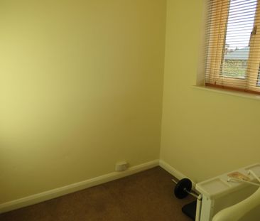 Michelle Close, Stenson Fields, DERBY - Photo 2