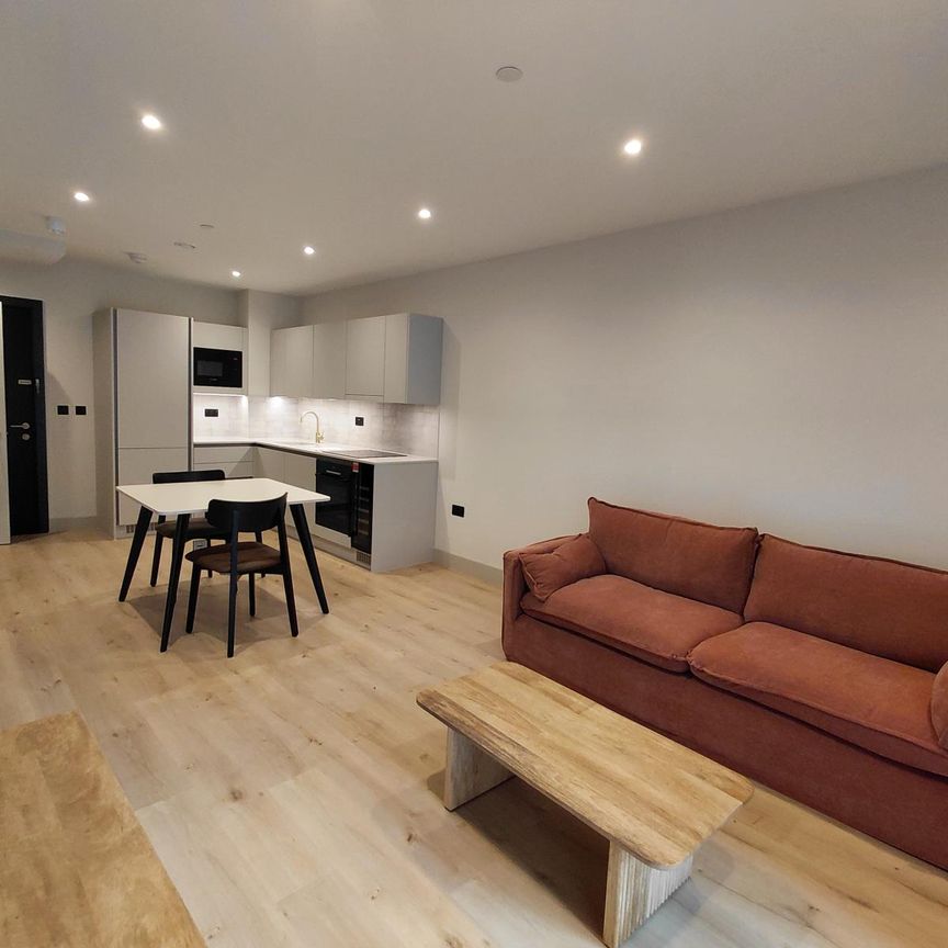 UNCLE Colindale, Barnet, London NW9 - Photo 1