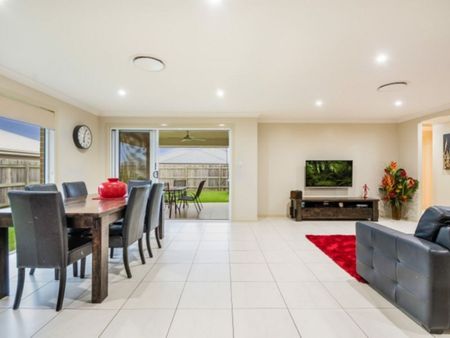 20 Pugh Street, Middle Ridge QLD 4350 - House For Rent - $700 | Domain - Photo 2