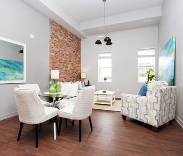 For Lease - 14 1/2 King Street Unit# 202, Oshawa, Ontario - Photo 1