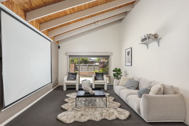 5 Bachli Close, Mill Park VIC 3082 - House For Rent | Domain - Photo 1