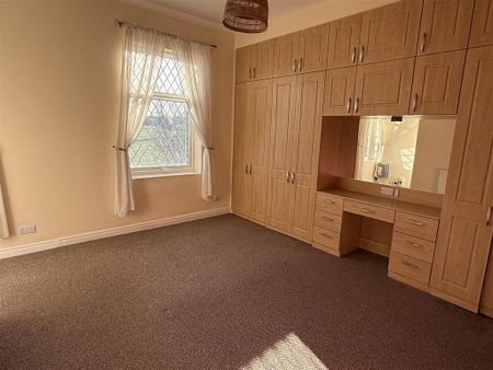 2 bedroom end of terrace house to rent - Photo 2