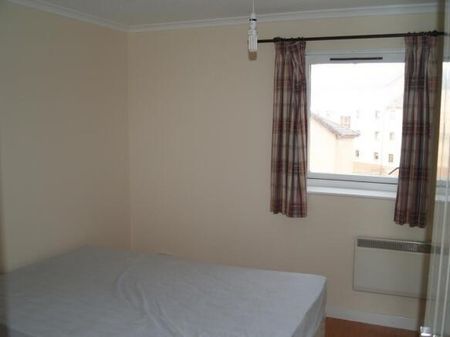 3 bedroom flat to rent - Photo 5