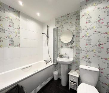 2 bedroom end of terrace house to rent - Photo 6