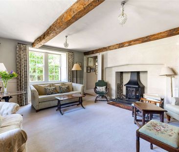 Manor house set in a picturesque village - Photo 5