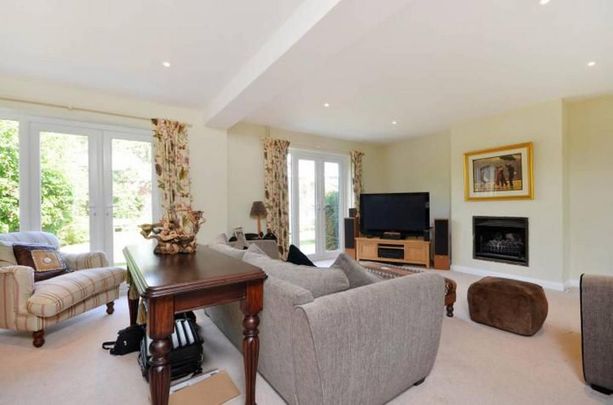 4 bedroom house to rent - Photo 1