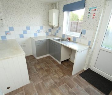 2 bedroom semi-detached house to rent - Photo 3