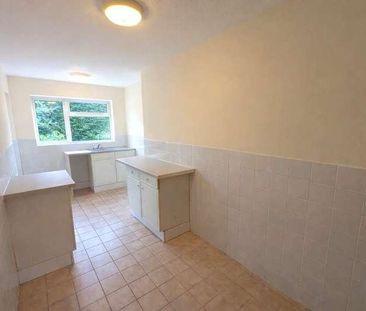 Woking, Surrey, GU22 - Photo 6