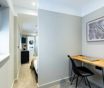 Studio to rent - Photo 1