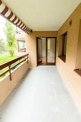 SCHÖNE Wohnung mit grossem Balkon - Photo 1