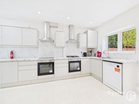 3 bedroom flat to rent - Photo 3