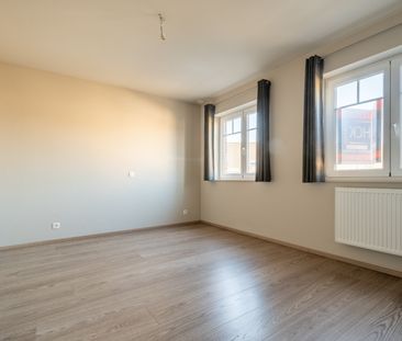 WAREGEM - Rustig gelegen recente woning met 2 SLPK op topligging! - Photo 1