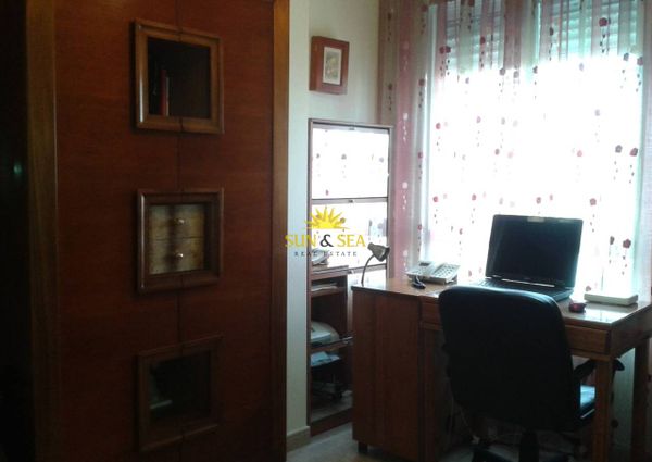 THREE-BEDROOM APARTMENT – ALMORADÍ