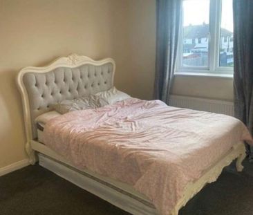 Lutterworth, Leicestershire, LE17 - Photo 3