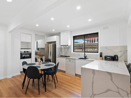 Unit 2, 516 Pascoe Vale Road, Pascoe Vale, VIC - Photo 2