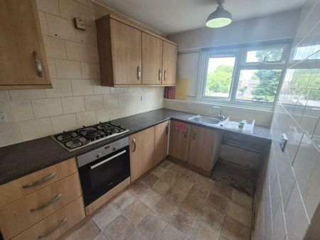 2 bedroom flat to rent - Photo 4