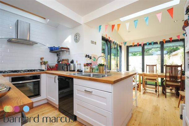 Magnolia Road, London - Photo 1