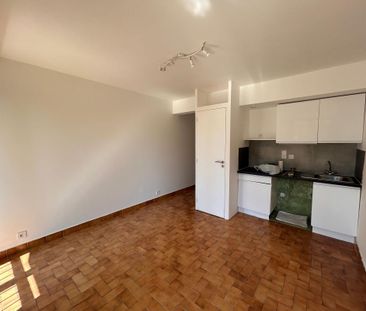 Location Appartement 1 pièce 20m² CAGNES SUR MER 06800 - Photo 2