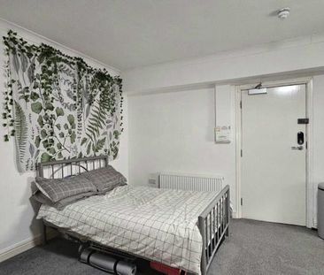 Studio to rent - Photo 6