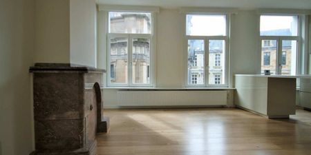 Appartement te huur in Antwerpen voor € 880 met 1 slaapkamer - Photo 2