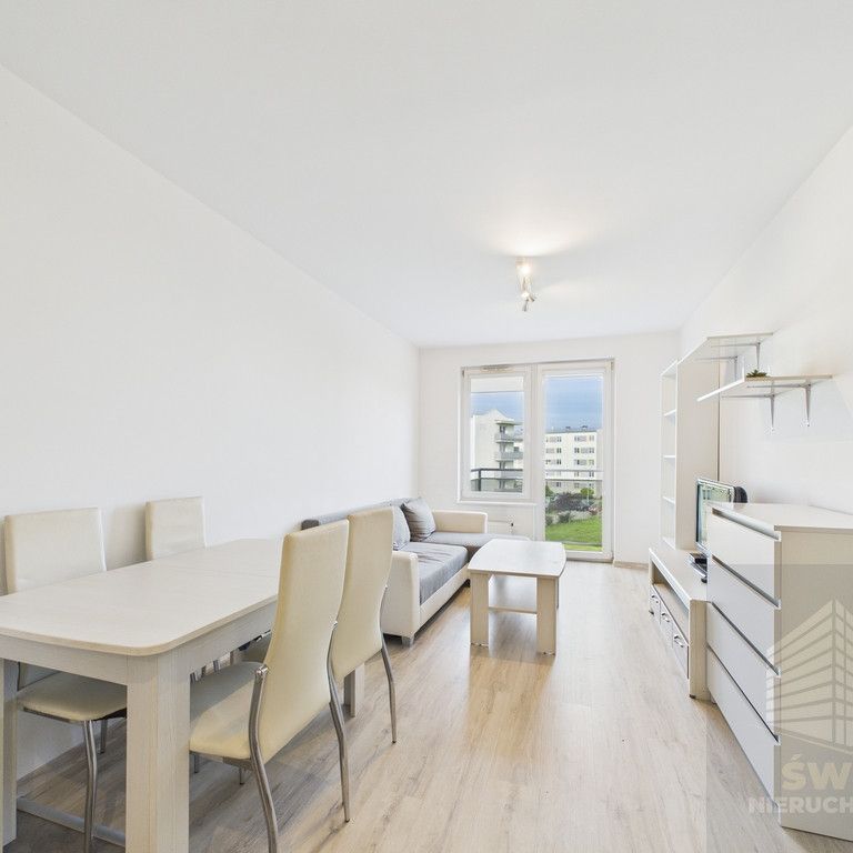 Dwa pokoje z garażem na strzeżonym osiedlu - Zdjęcie 1