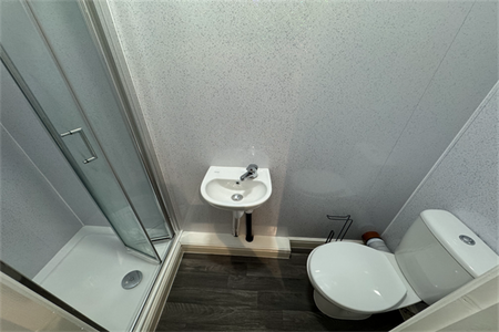 1 bedroom in a house share to rent - Photo 5